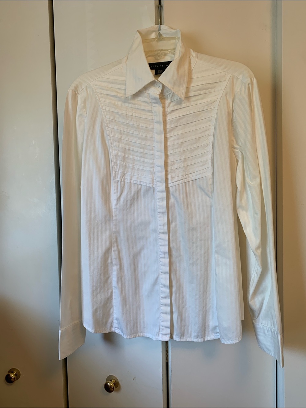 Attention Size L Button Down Blouse